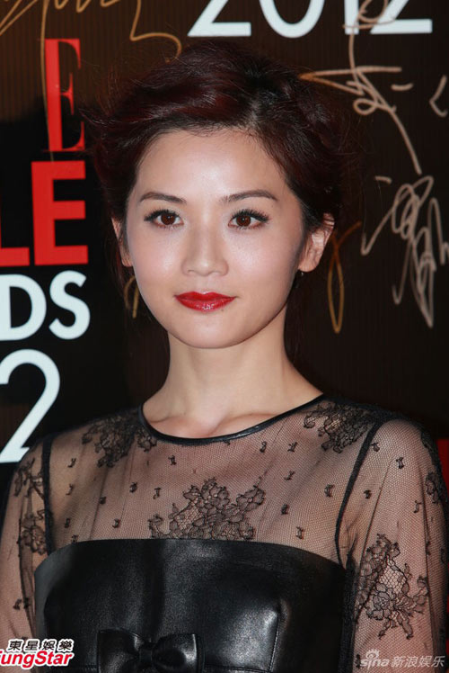 Lưu Gia Linh kín như bưng vẫn lộ hàng