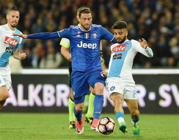 Juventus 'thót tim' giữ lại 1 điểm trước Napoli