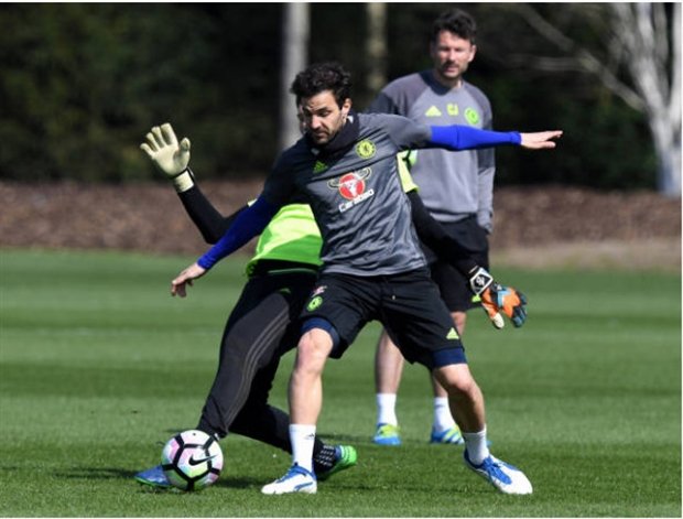 Begovic 'chặt chém' không tha một ai trên sân tập của Chelsea