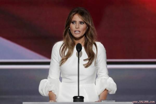 Bà Melania Trump bị yêu cầu chuyển chỗ ở