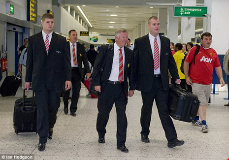 Sir Alex lo sợ mỗi khi MU “đấu” Liverpool, Man City