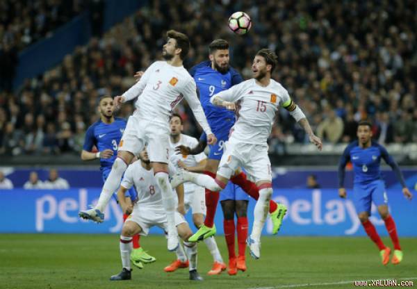 Ramos: ‘Pique không thể tước danh hiệu của Real bằng lời nói’