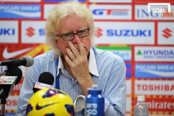 10 HLV danh tiếng có thể thay Kiatisak dẫn ĐT Thái Lan