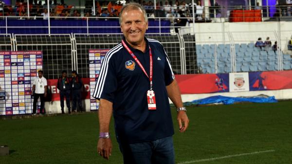 10 HLV danh tiếng có thể thay Kiatisak dẫn ĐT Thái Lan