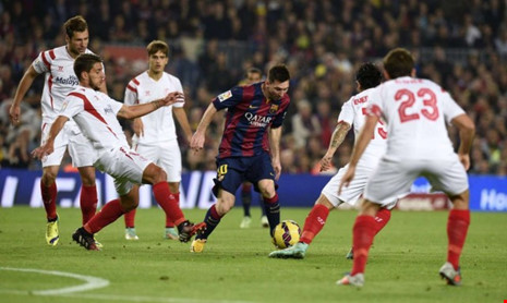 Messi làm khó đồng hương Sampaoli