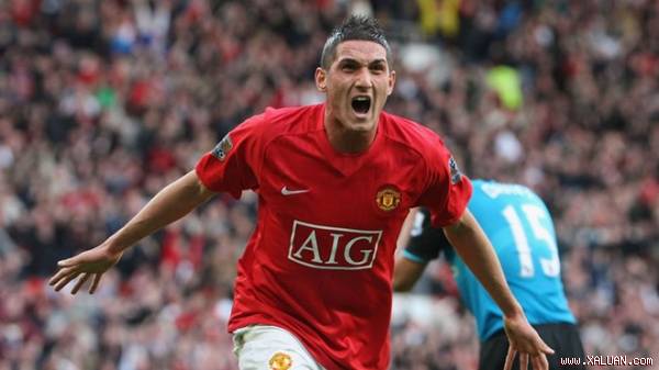 8 năm trước, Macheda xoay 180 độ ghi siêu phẩm cứu MU