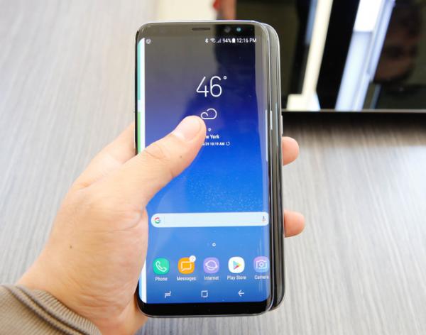 Samsung Galaxy S8 đọ dáng cùng S7 edge