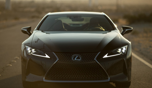 Lexus ước mơ sánh ngang xe sang Đức