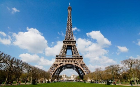 Pháp quyết định mặc “áo giáp” cho tháp Eiffel