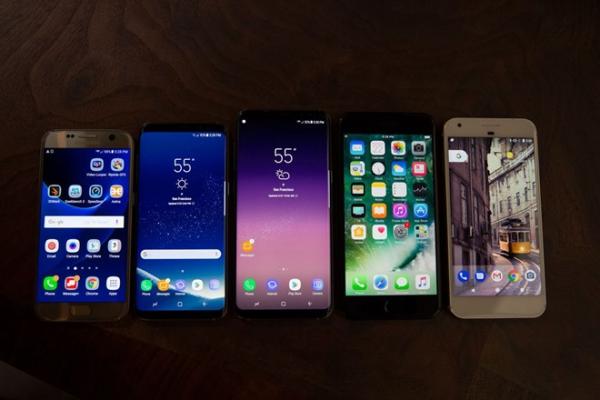 Galaxy S8 Plus và iPhone 7 Plus: Cuộc chiến của những ông lớn