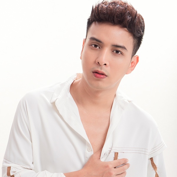 Người Khóc Cùng Anh